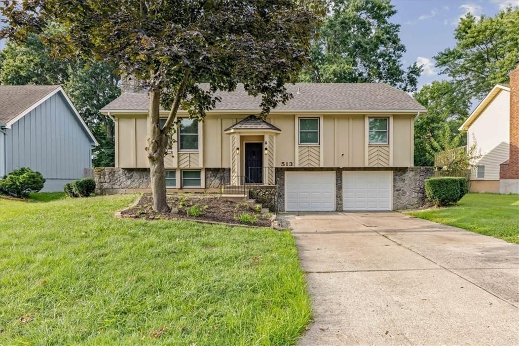 513 Stacey Drive, Belton, MO