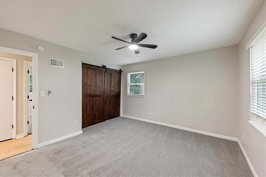 Photo 15 of 24 - 513 Stacey Drive, Belton, MO 64012