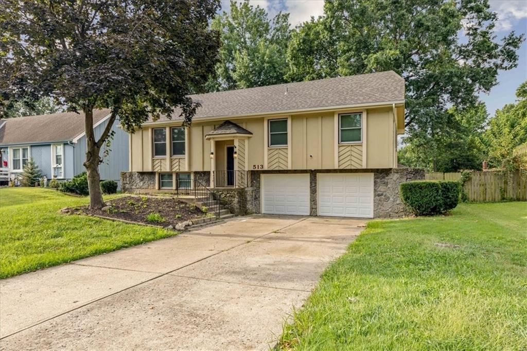 513 Stacey Drive, Belton, MO: listing photo 2