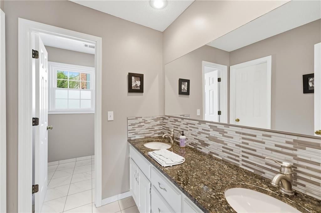 10004 W 125 Terrace — photo 33