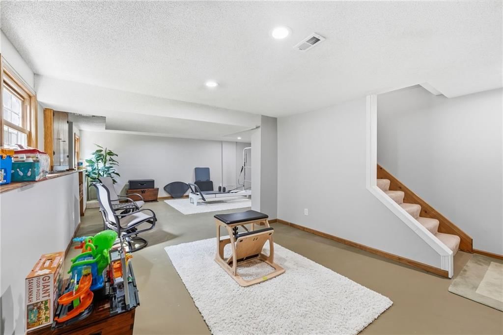 10004 W 125 Terrace — photo 45