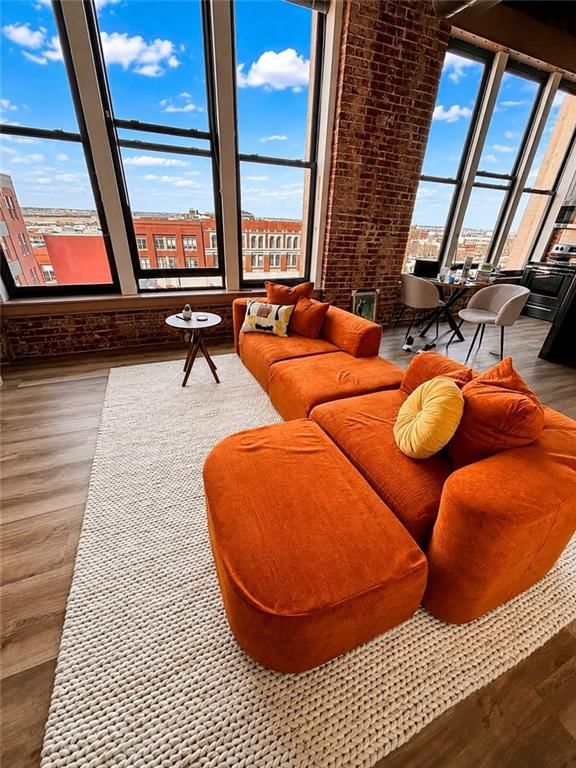 308 W 8th Street — photo 14