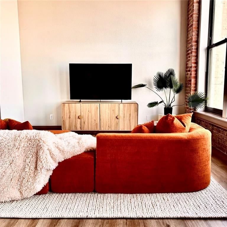 308 W 8th Street — photo 15