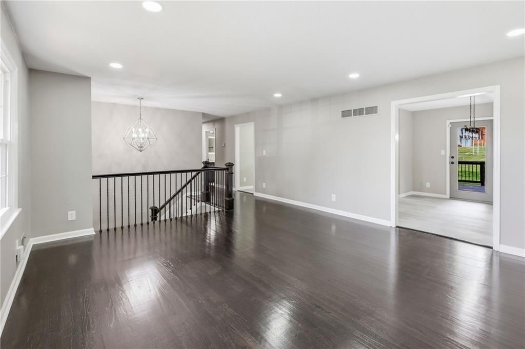 Photo 7 of 32 - 11818 E 62nd Terrace, Kansas City, MO 64133