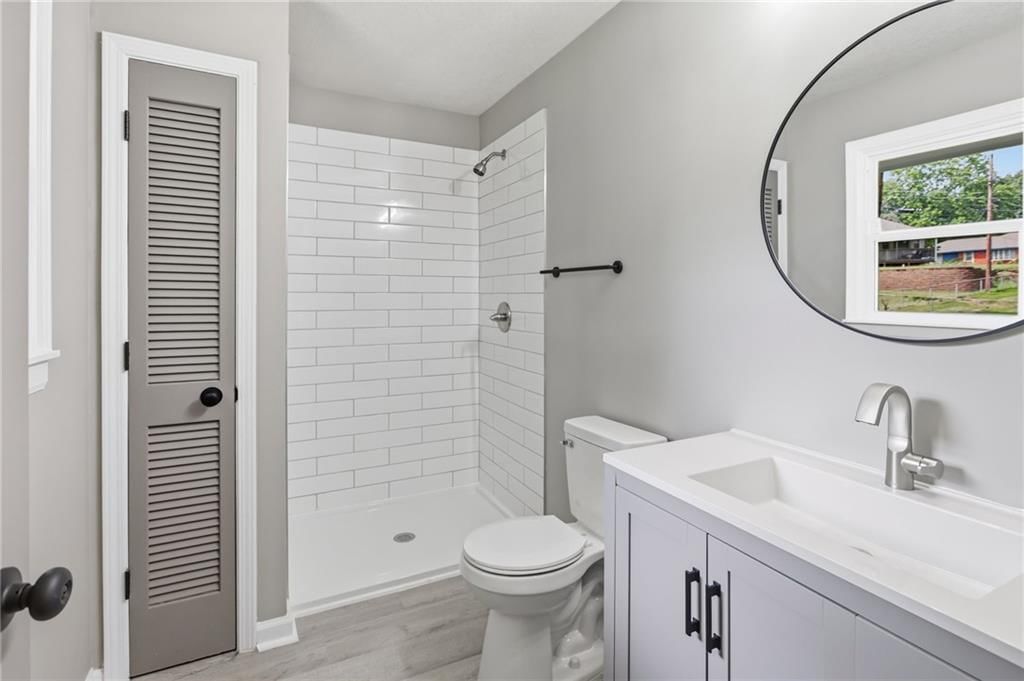 Photo 15 of 32 - 11818 E 62nd Terrace, Kansas City, MO 64133