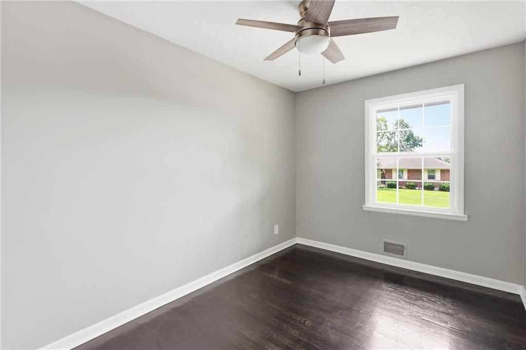 Photo 19 of 32 - 11818 E 62nd Terrace, Kansas City, MO 64133