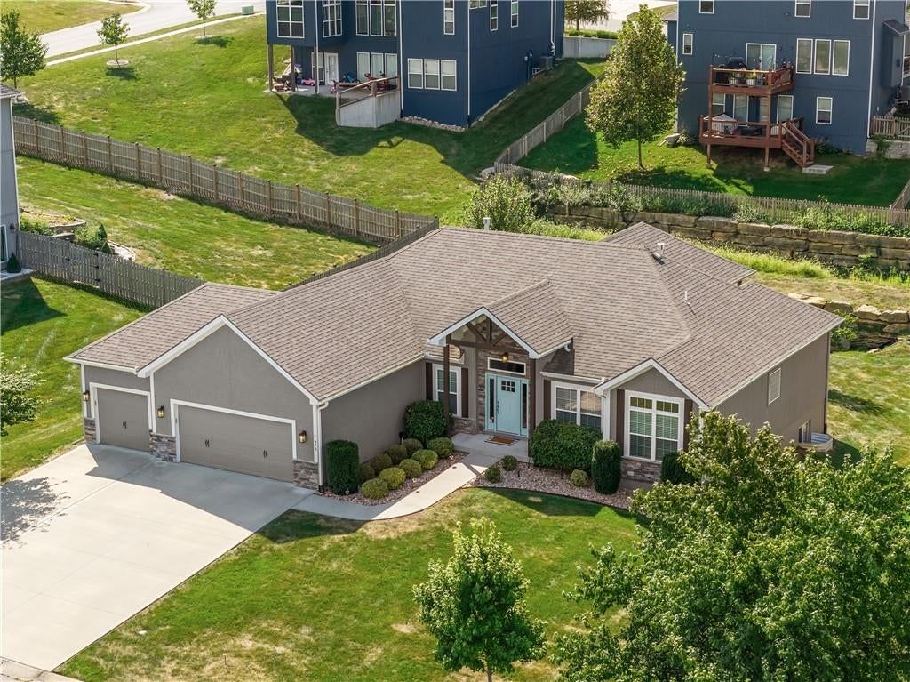 820 SE Cedrus Lane — photo 4
