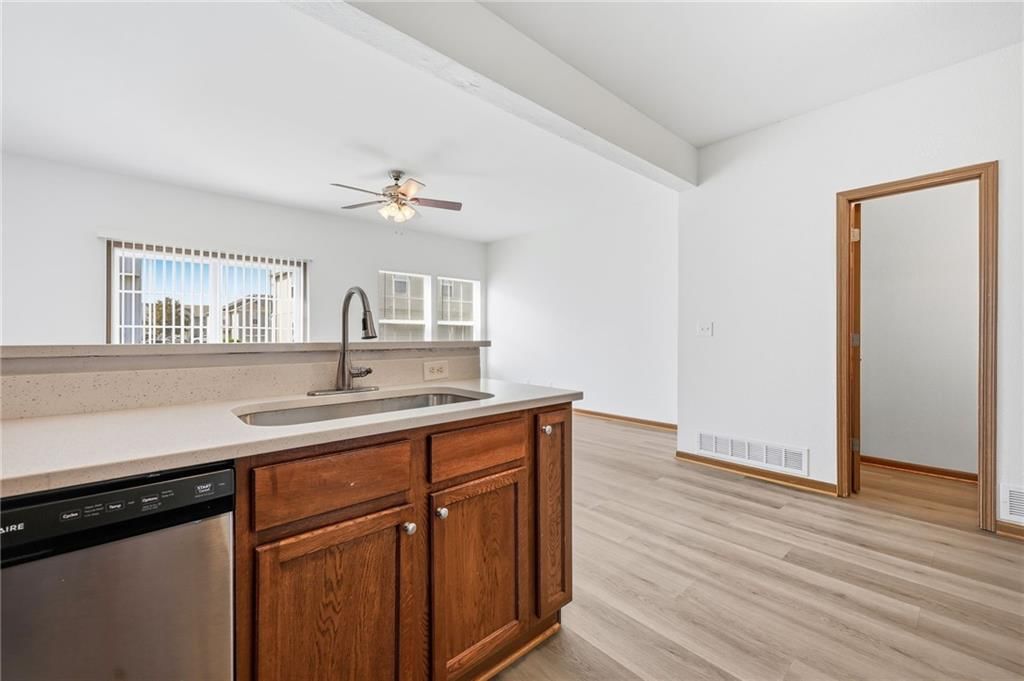 10345 Sloan Avenue — photo 6