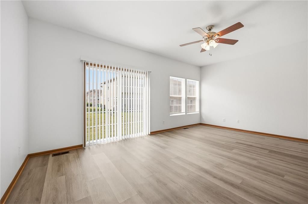 10345 Sloan Avenue — photo 10