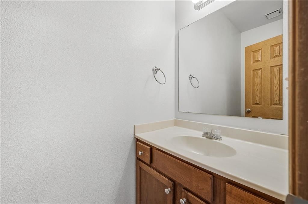10345 Sloan Avenue — photo 11