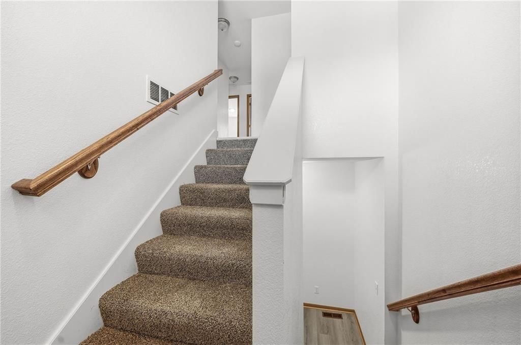 10345 Sloan Avenue — photo 12