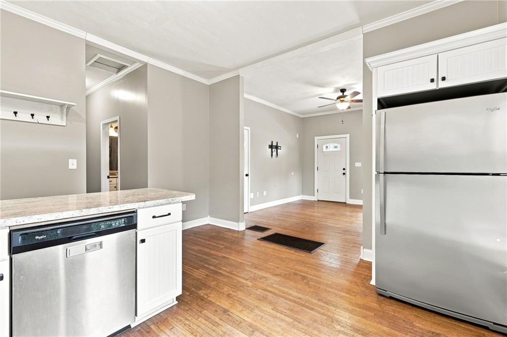 810 N Holden Street — photo 10
