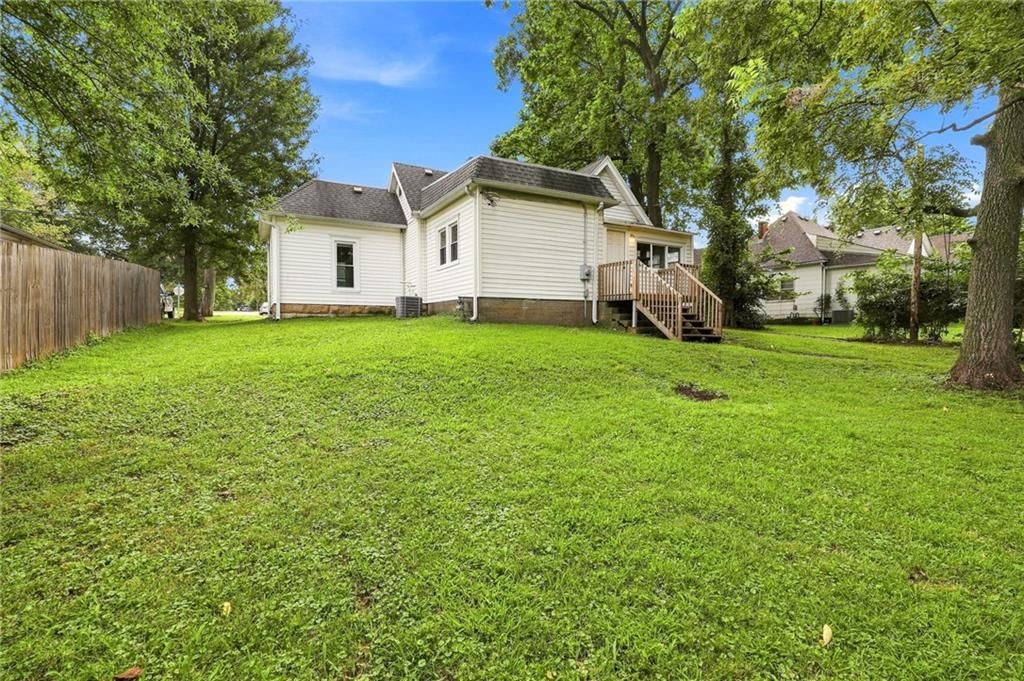 810 N Holden Street — photo 21