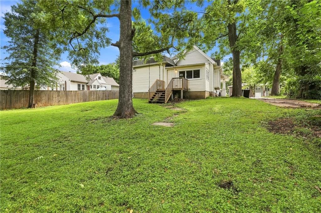 810 N Holden Street — photo 22