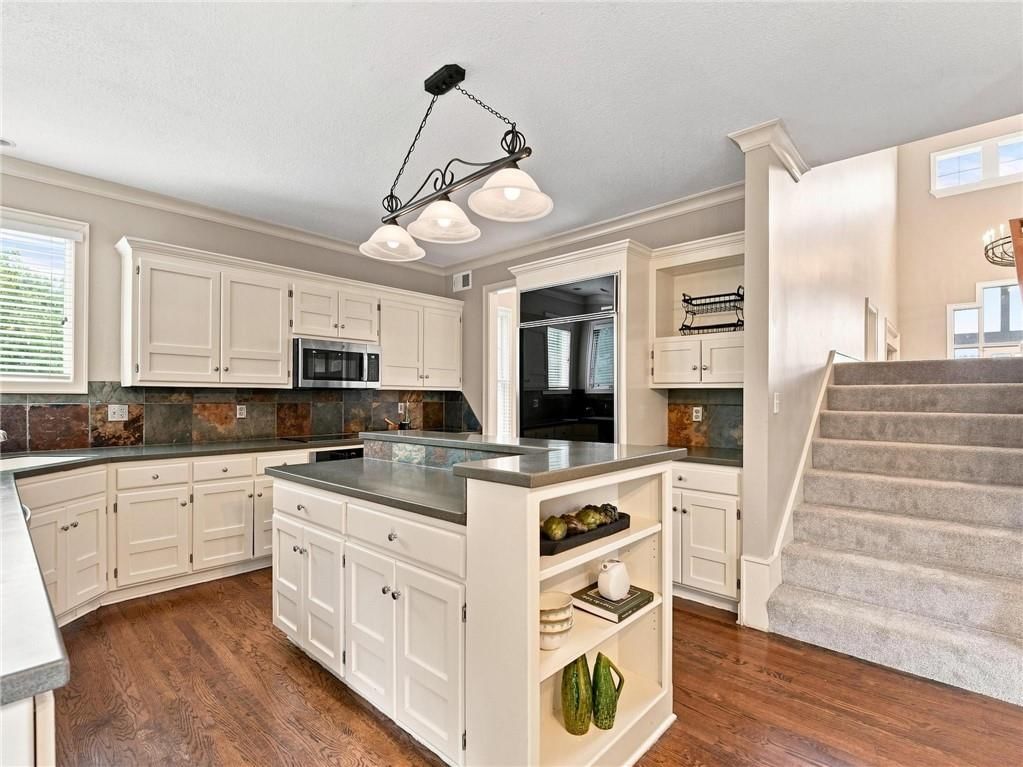 Photo 22 of 86 - 5415 W 161st Terrace, Overland Park, KS 66085