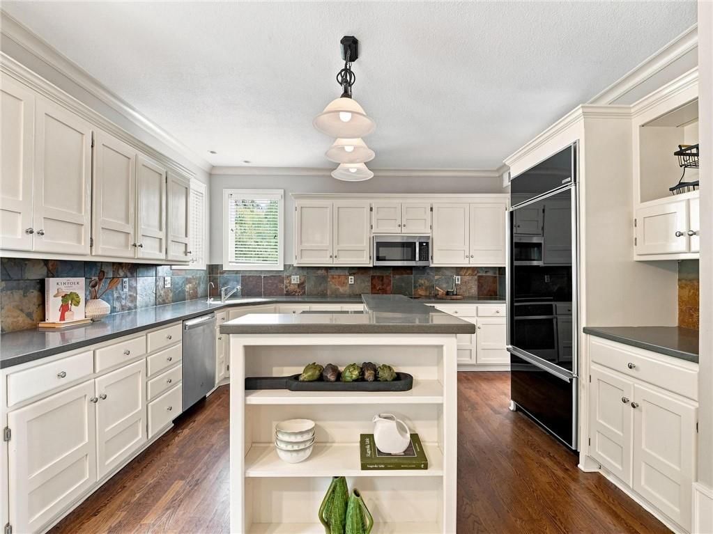 Photo 24 of 86 - 5415 W 161st Terrace, Overland Park, KS 66085