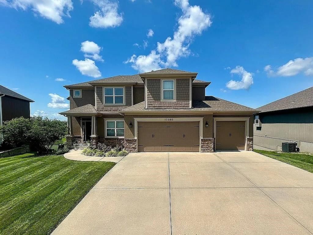 17380 NW 130th Terrace, Platte City, MO