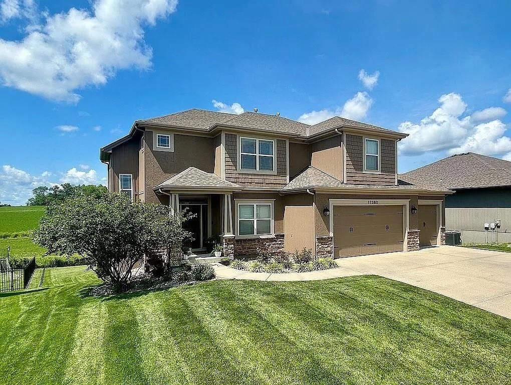 17380 NW 130th Terrace, Platte City, MO: listing photo 2