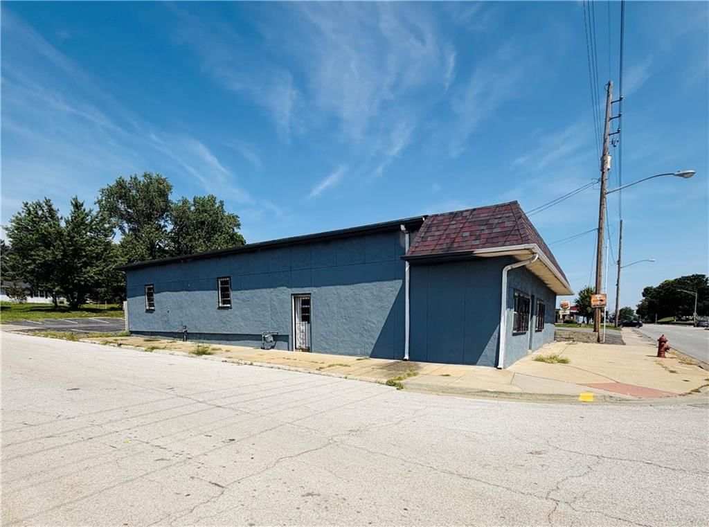 3624 State Avenue — photo 4