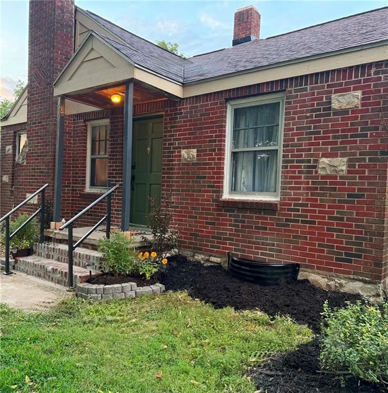 709 N Allen Road — photo 1