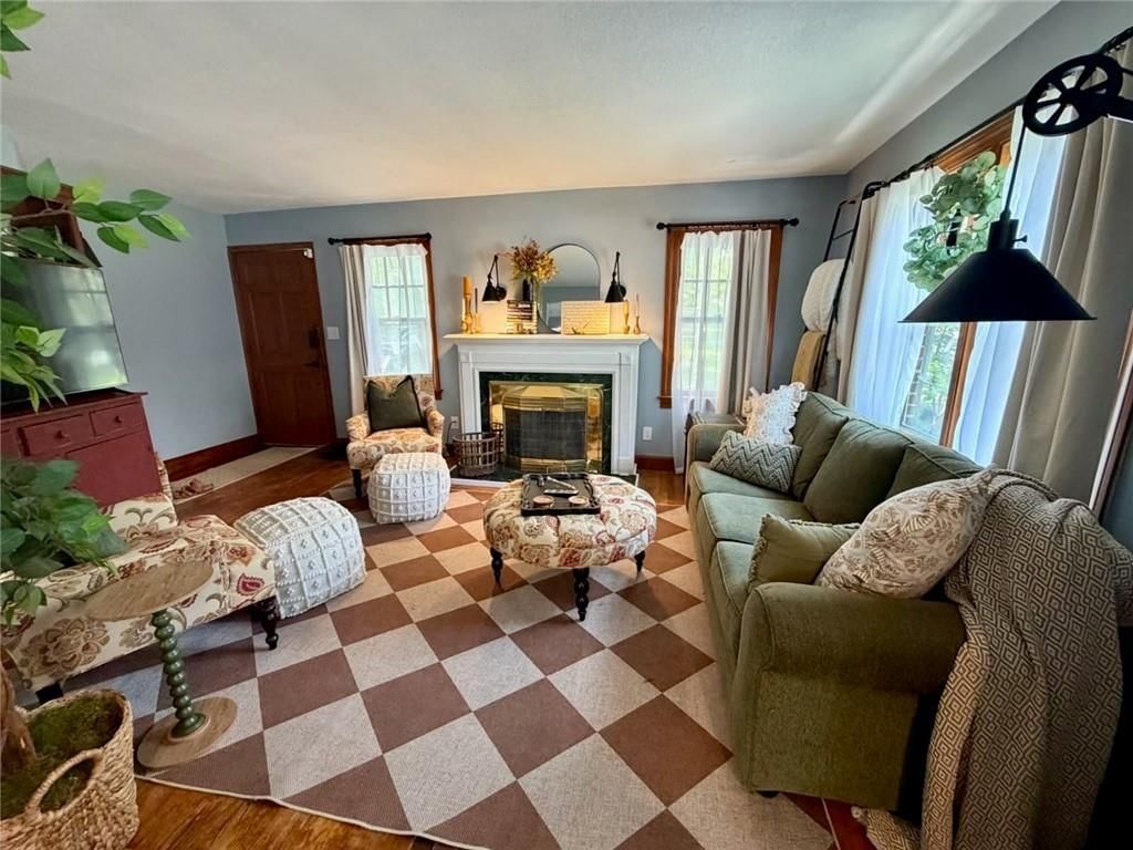 709 N Allen Road — photo 2