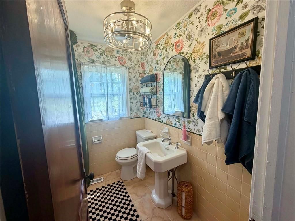 709 N Allen Road — photo 10