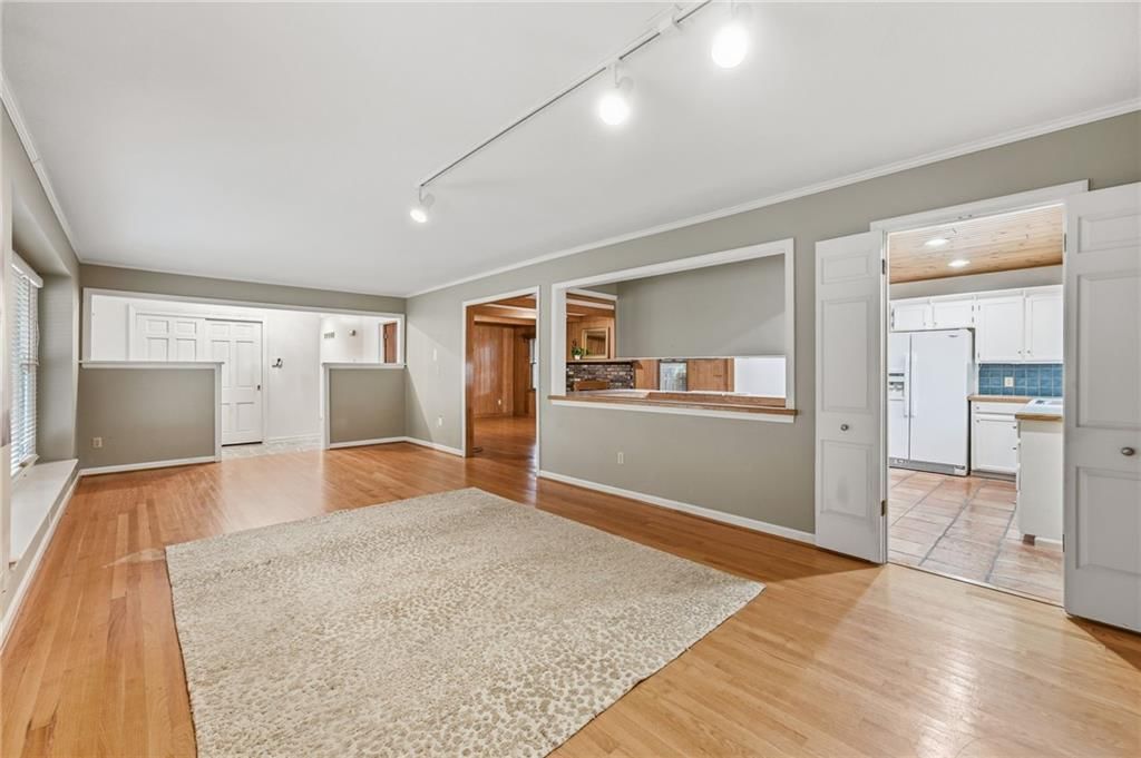 6317 Sterling Avenue — photo 8