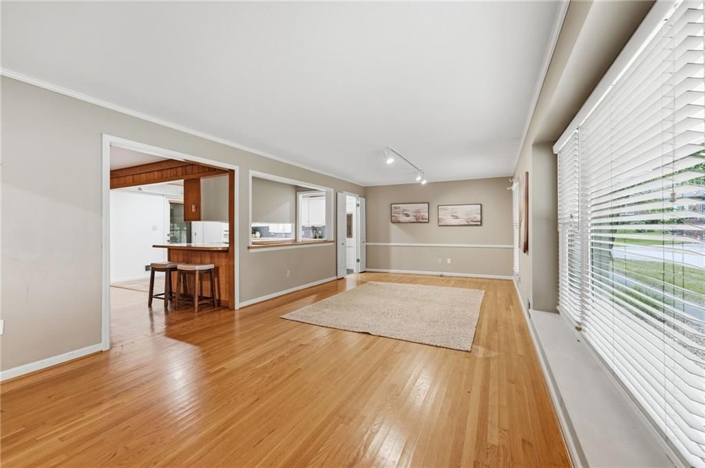 6317 Sterling Avenue — photo 9