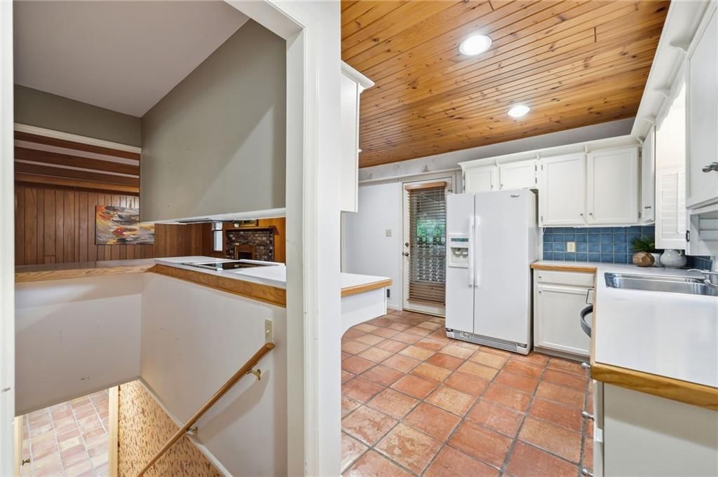 6317 Sterling Avenue — photo 10