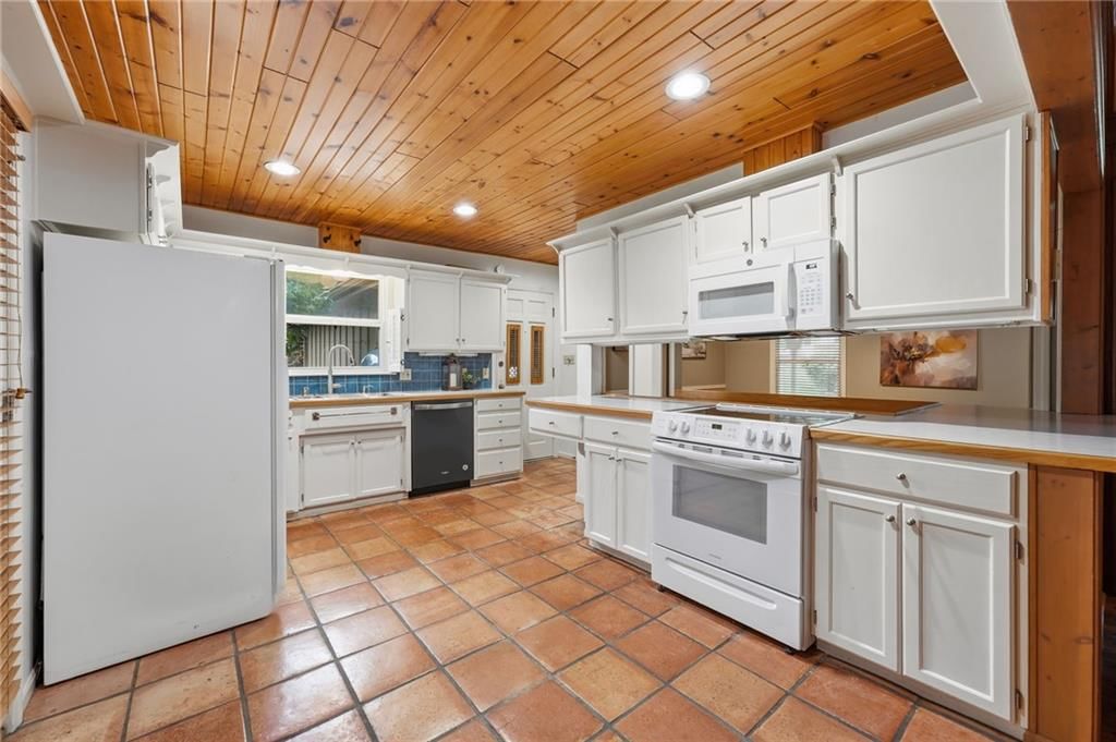 6317 Sterling Avenue — photo 13