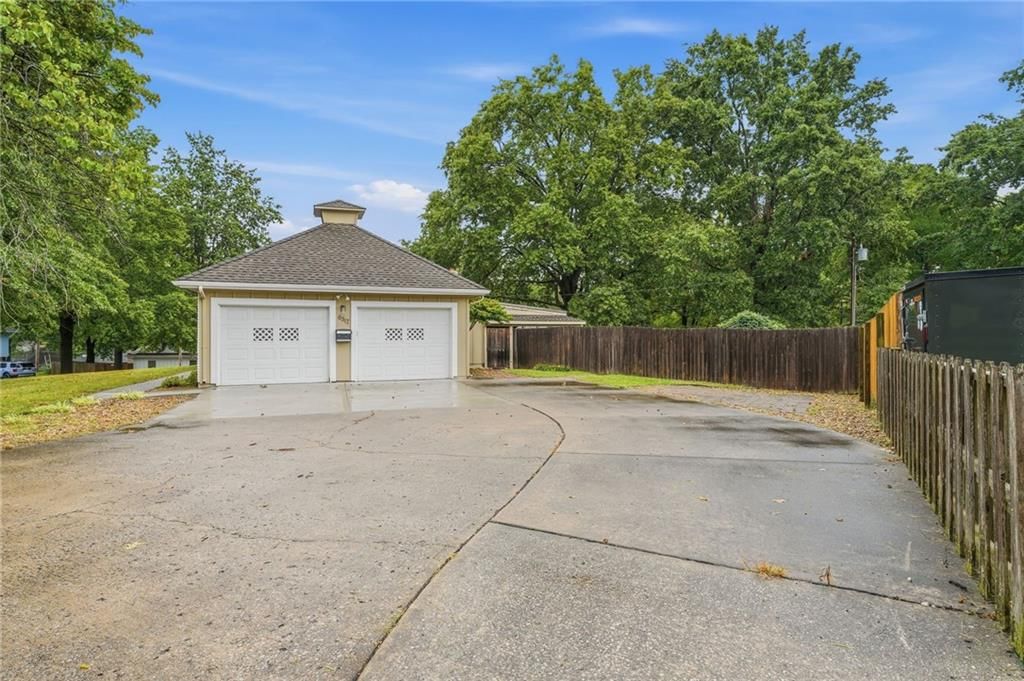6317 Sterling Avenue — photo 46