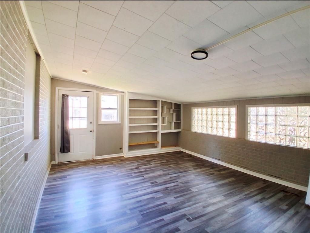 419 W 5th Street — photo 12