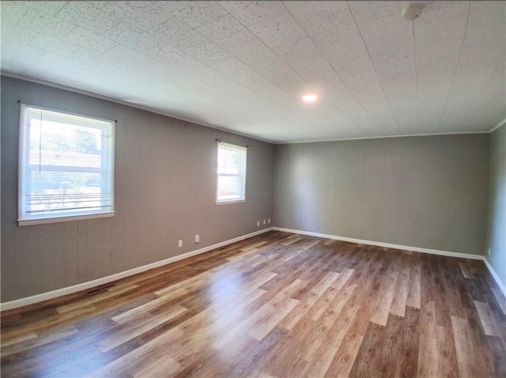 419 W 5th Street — photo 18