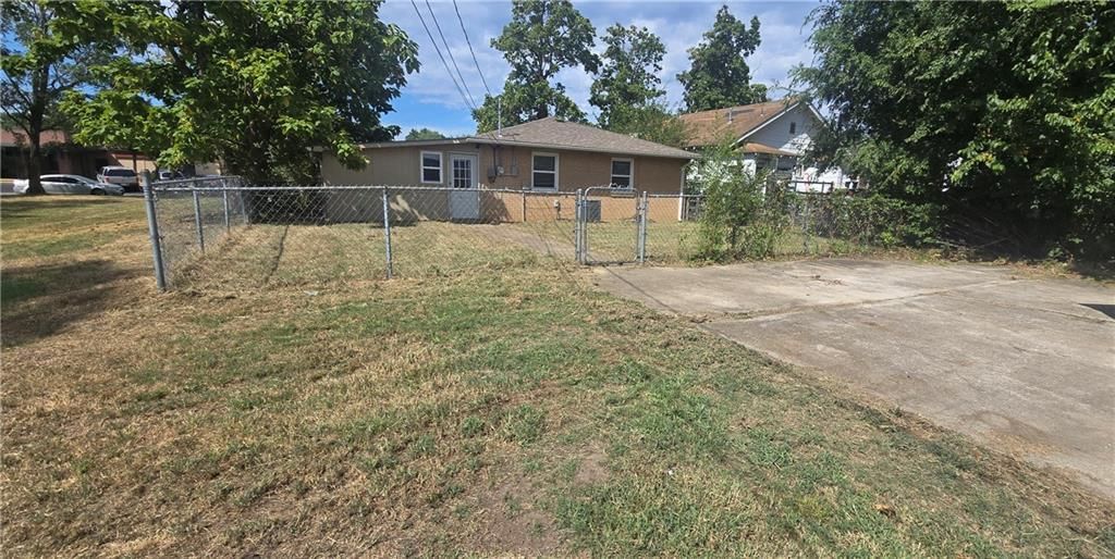 419 W 5th Street — photo 22