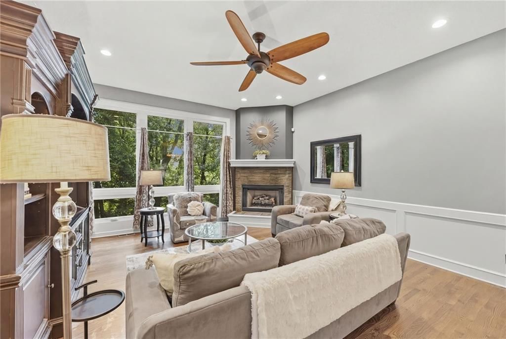Photo 12 of 58 - 4801 NW 57th Place, Kansas City, MO 64151