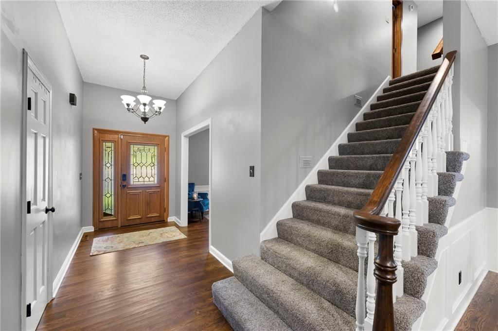 Photo 8 of 58 - 4801 NW 57th Place, Kansas City, MO 64151