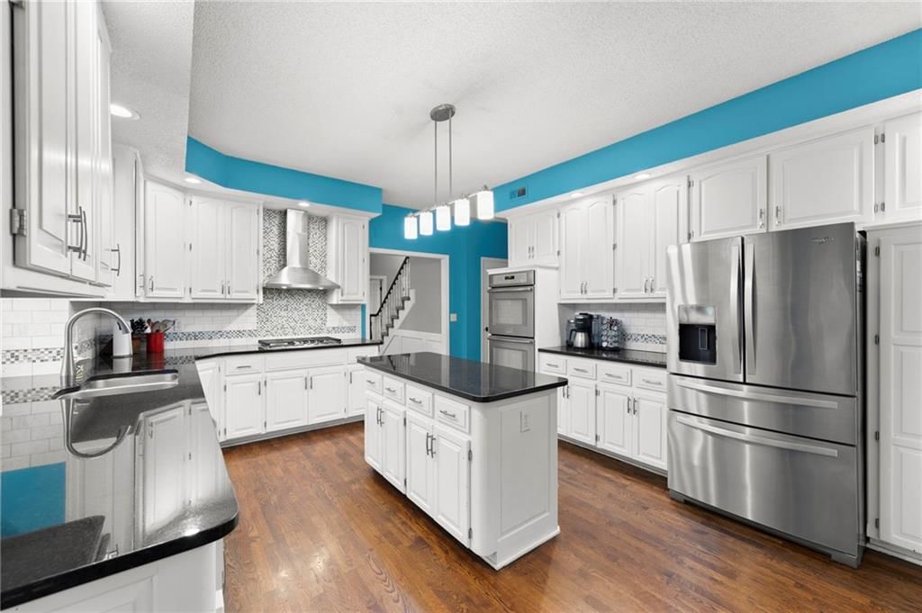Photo 19 of 58 - 4801 NW 57th Place, Kansas City, MO 64151