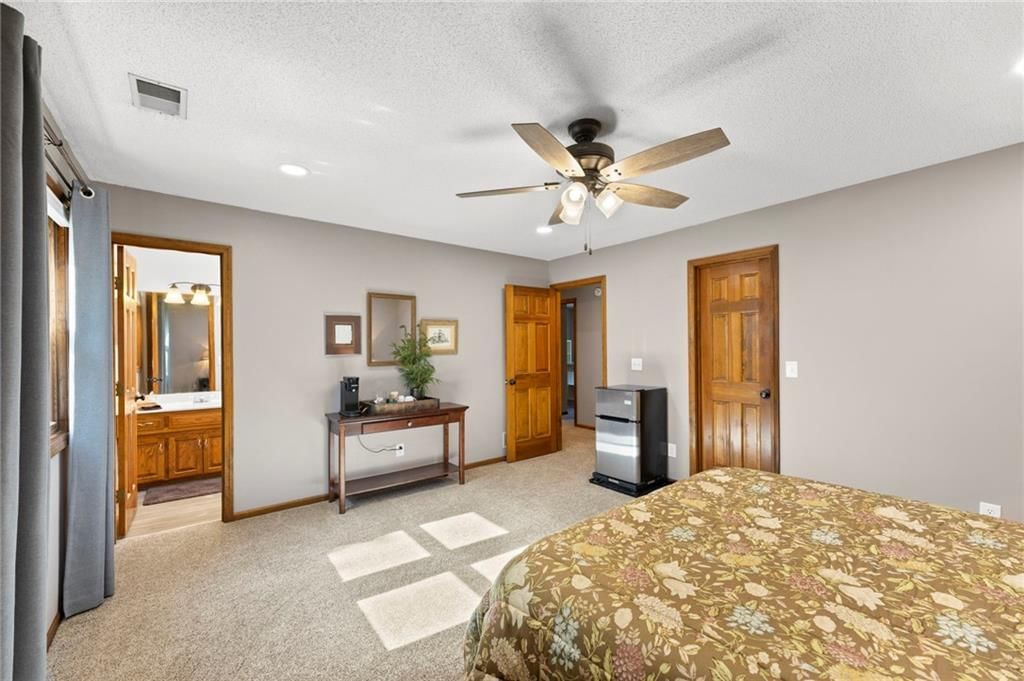 Photo 41 of 58 - 4801 NW 57th Place, Kansas City, MO 64151