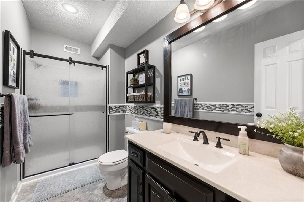Photo 42 of 58 - 4801 NW 57th Place, Kansas City, MO 64151