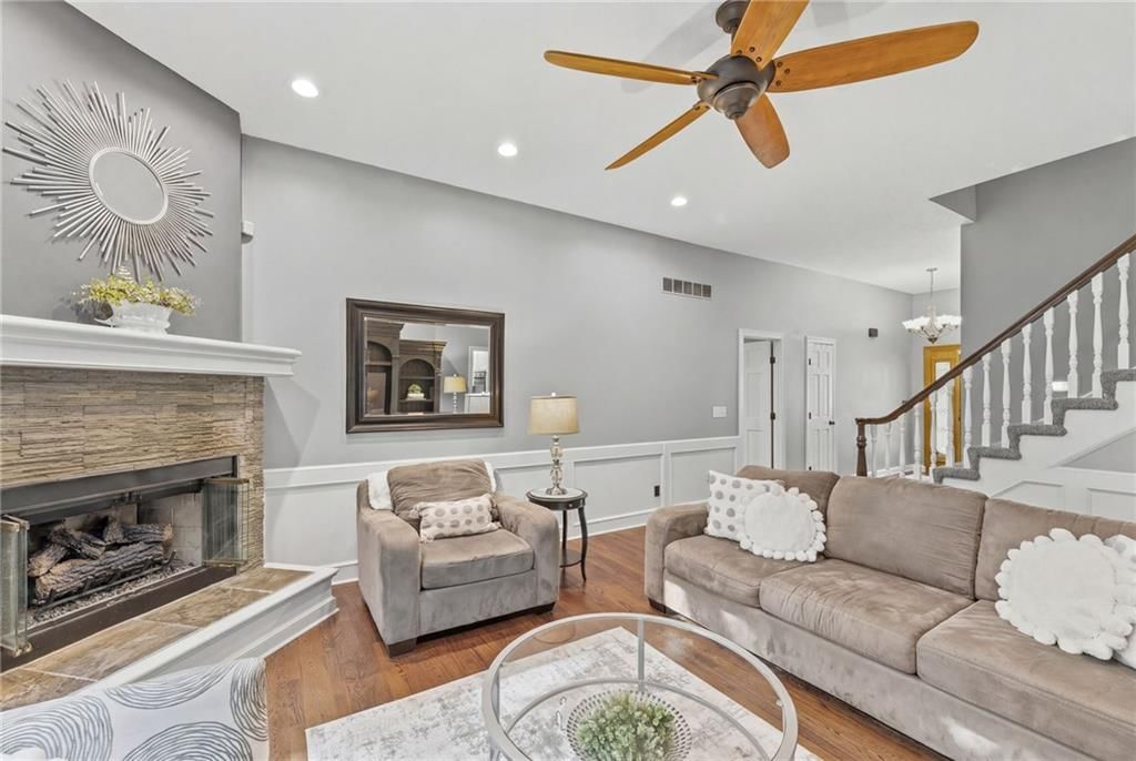 Photo 15 of 58 - 4801 NW 57th Place, Kansas City, MO 64151