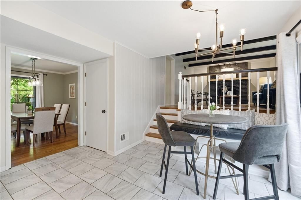 Photo 14 of 62 - 12860 Sagamore Road, Leawood, KS 66209