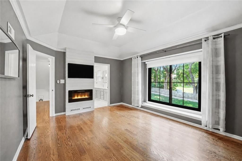Photo 24 of 62 - 12860 Sagamore Road, Leawood, KS 66209