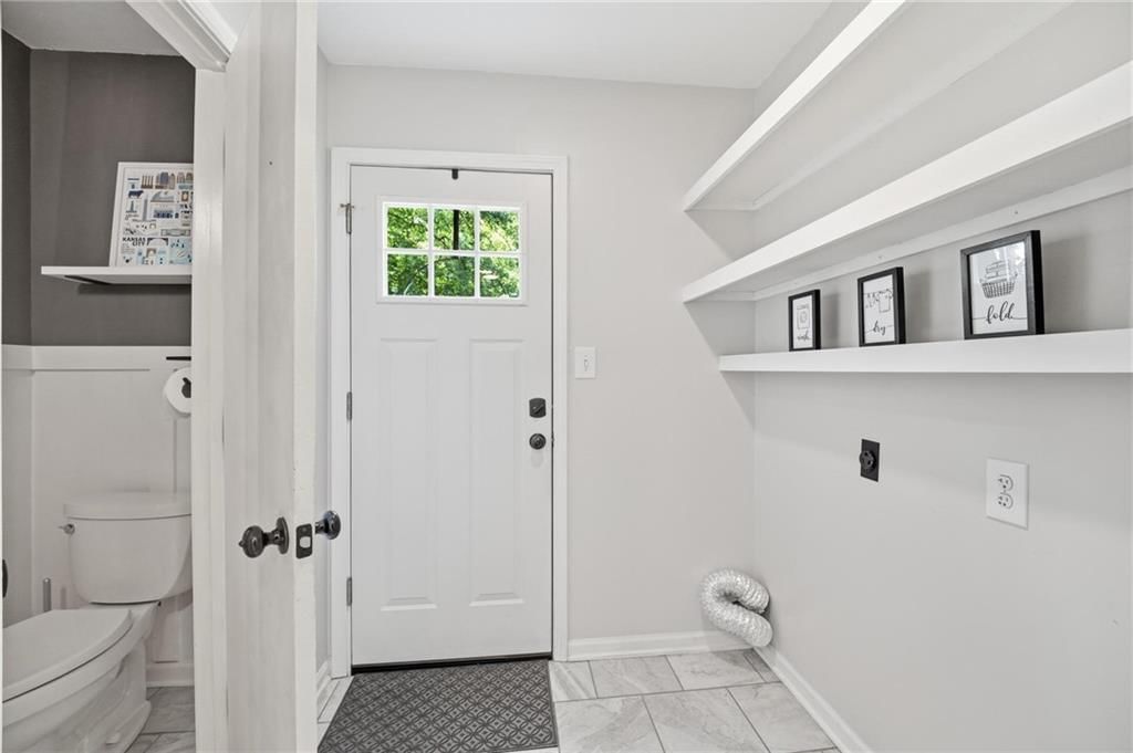 Photo 21 of 62 - 12860 Sagamore Road, Leawood, KS 66209