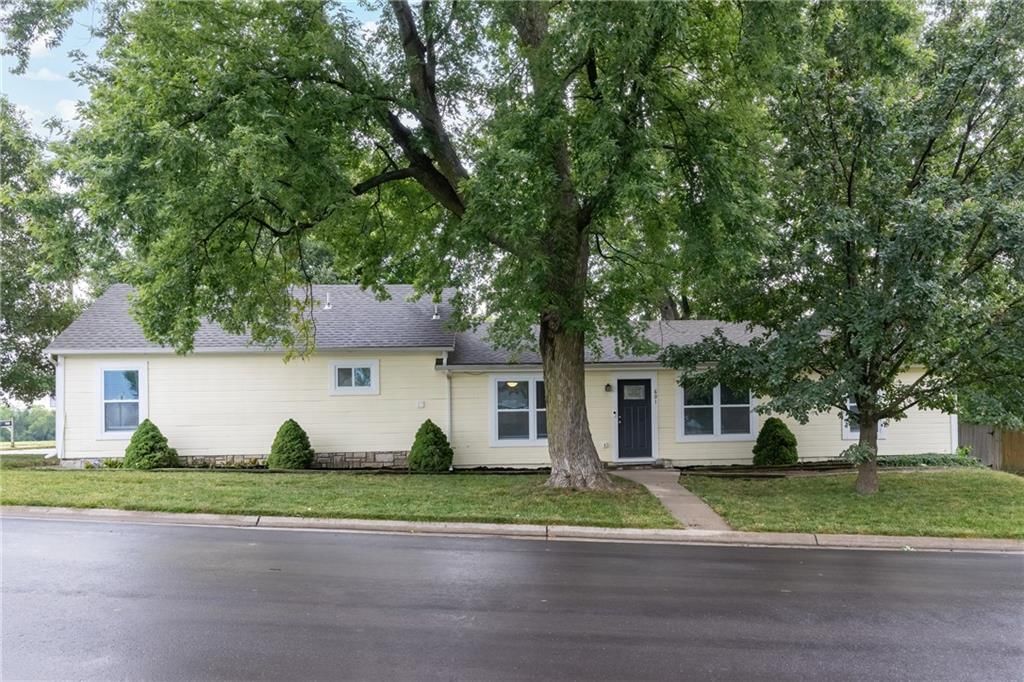 601 S Webster Street, Spring Hill, KS