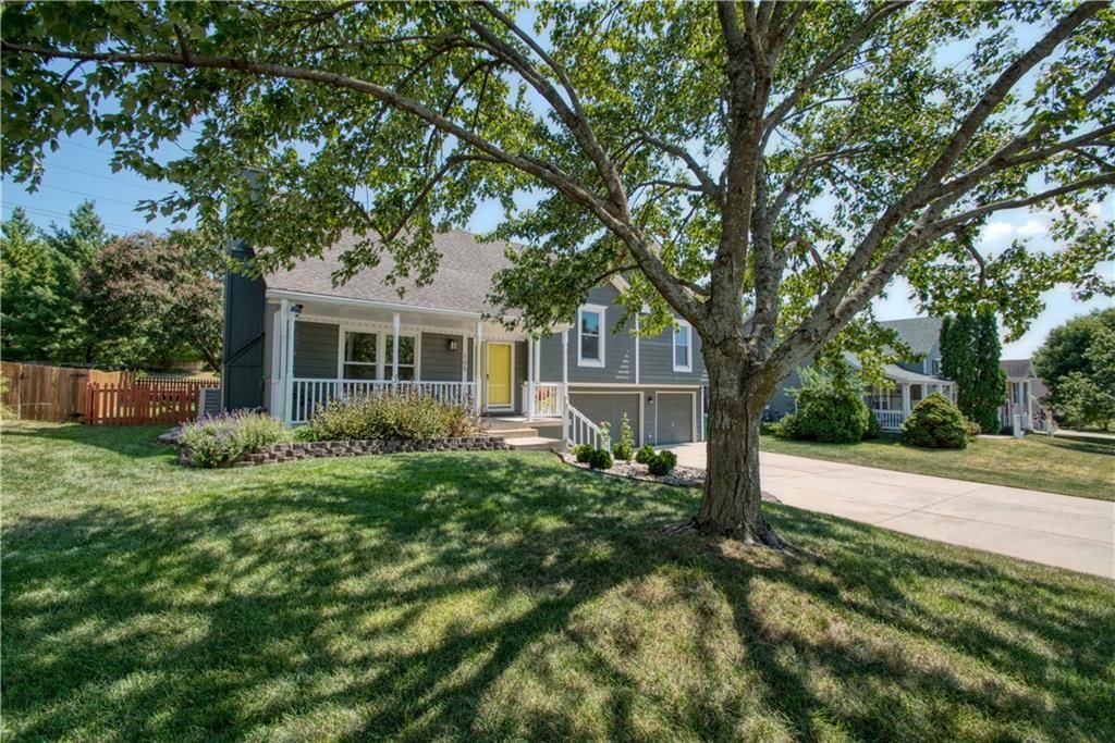 105 SW Tess Drive, Lee's Summit, MO