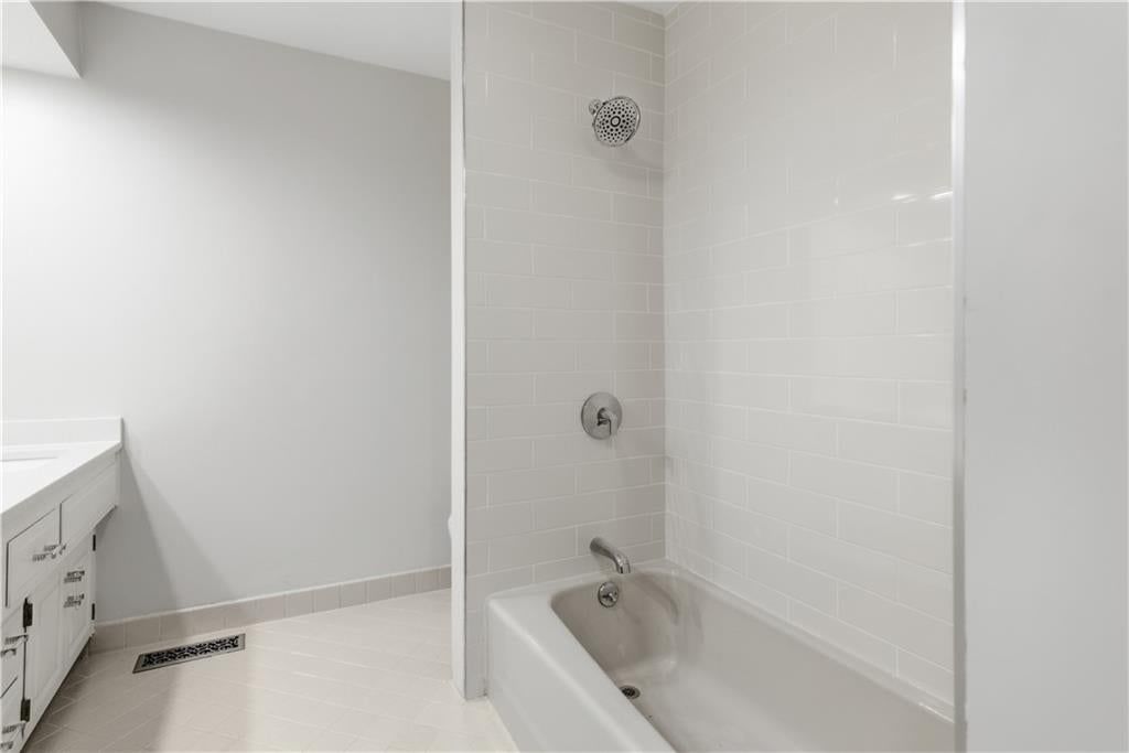 5204 W 112th Street — photo 15