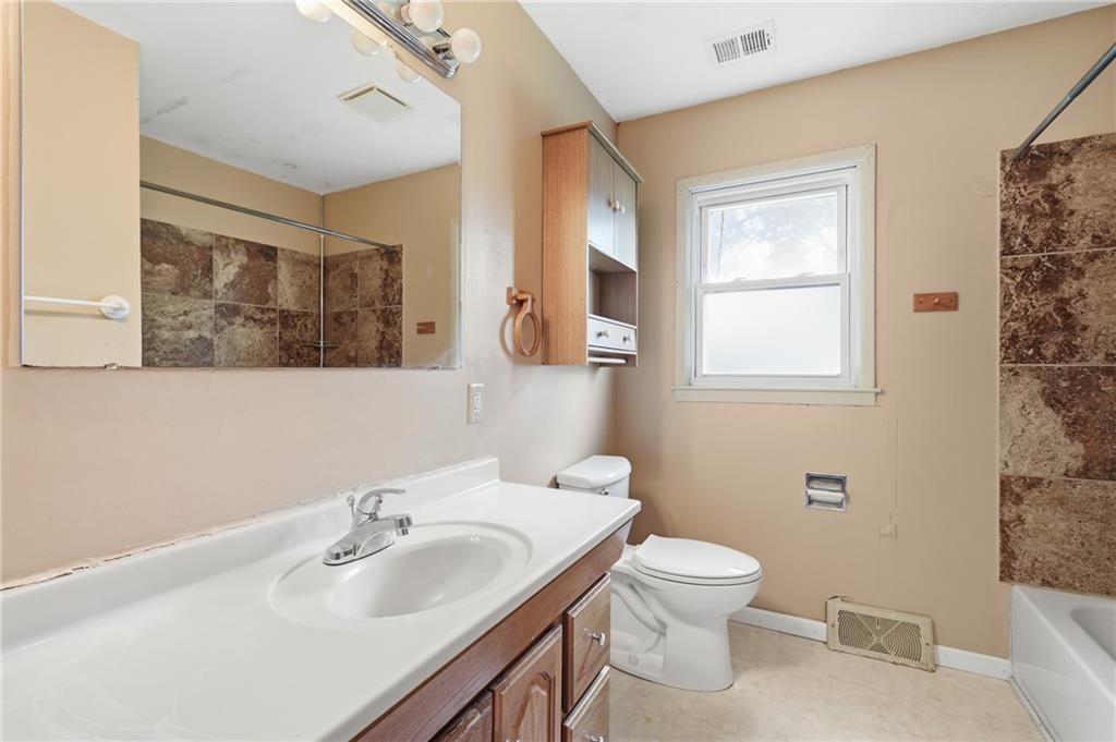 142 W Shawnee Street — photo 13