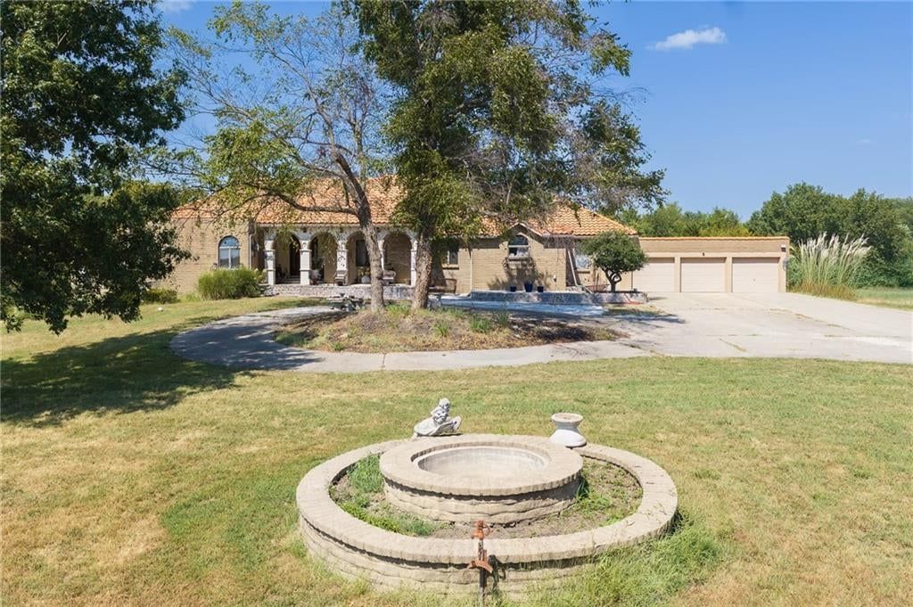 20100 Evans Road, Tonganoxie, KS