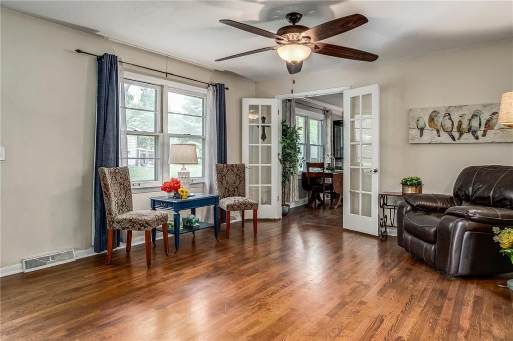 6443 Larsen Lane — photo 4