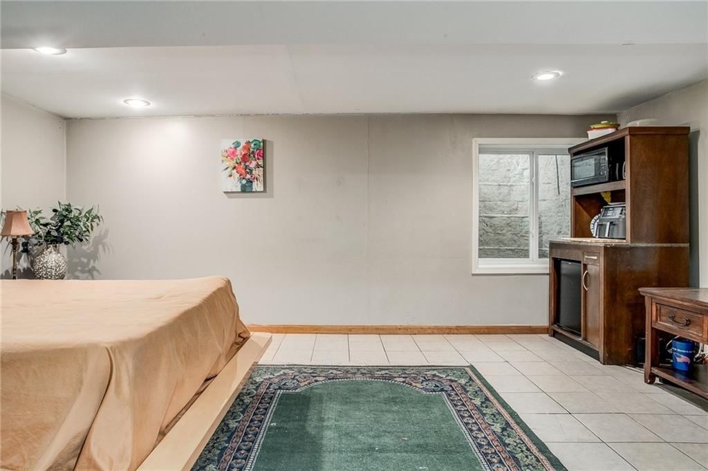 6443 Larsen Lane — photo 24